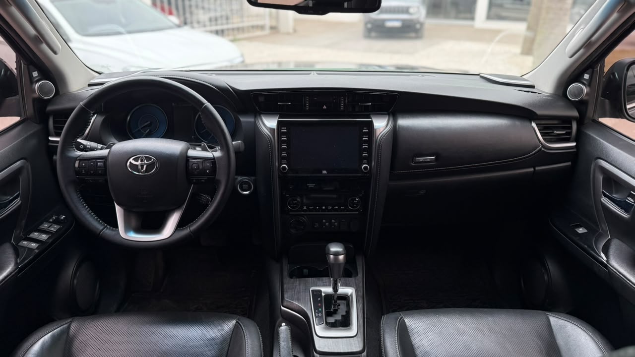 TOYOTA - SW4 SRX  4X4  2.8   7 ASIENTO  - AUTOMÁTICA - 2023